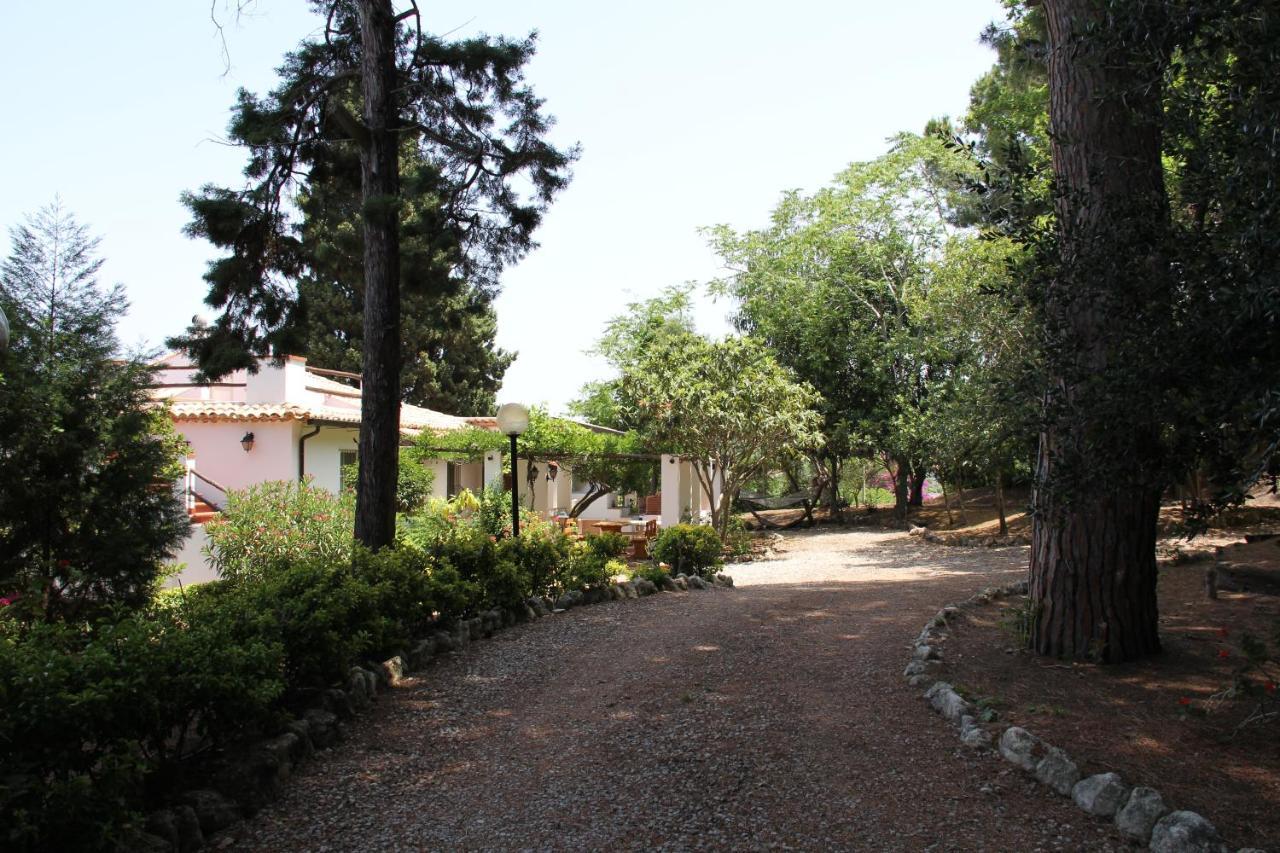 Tenuta Conte Ruggero Santa Domenica  Buitenkant foto