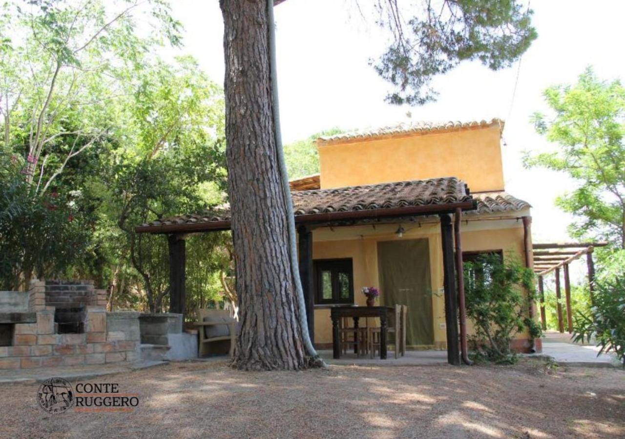Tenuta Conte Ruggero Santa Domenica  Buitenkant foto